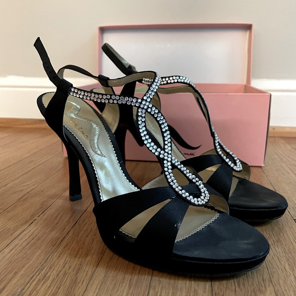 Nina Graysen Black Luster Strappy Sandal Heels Size 8.5